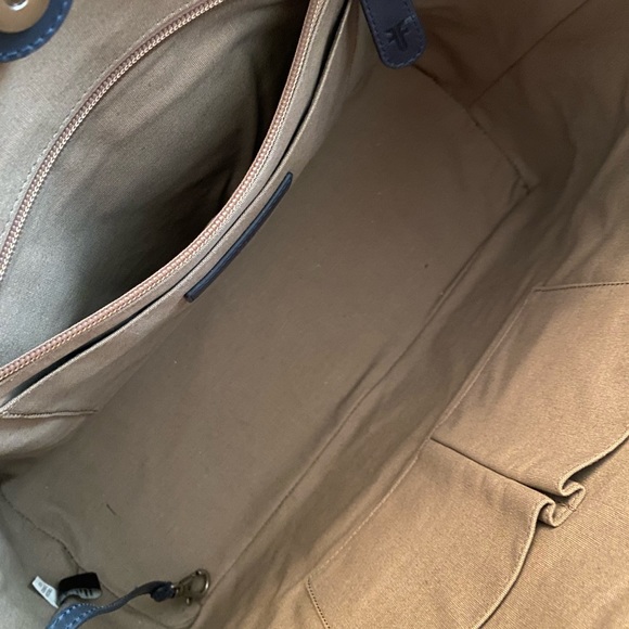 Frye large denim / leather tote NAVY new without tags - Picture 11 of 16